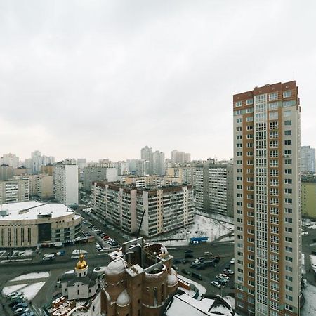 Cozy Apartment On Gmyri 12B Near Metro Poznyaki キエフ エクステリア 写真
